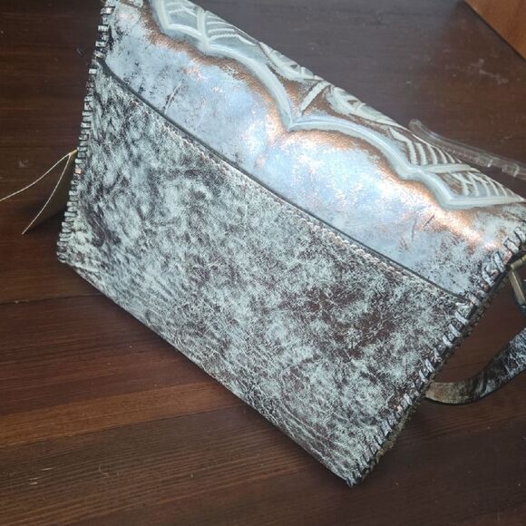 Patricia Nash Brown and Cream Crossbody Bag with Art Nouveau Design - Picture 4 of 6